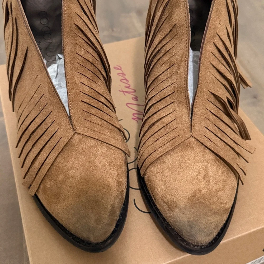 Coconuts by Matisse Lambert bootie in Saddle size 9.5 - Picture 3 of 5